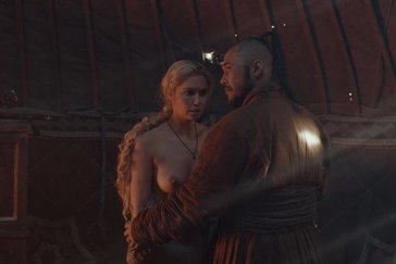 Агата Муцениеце